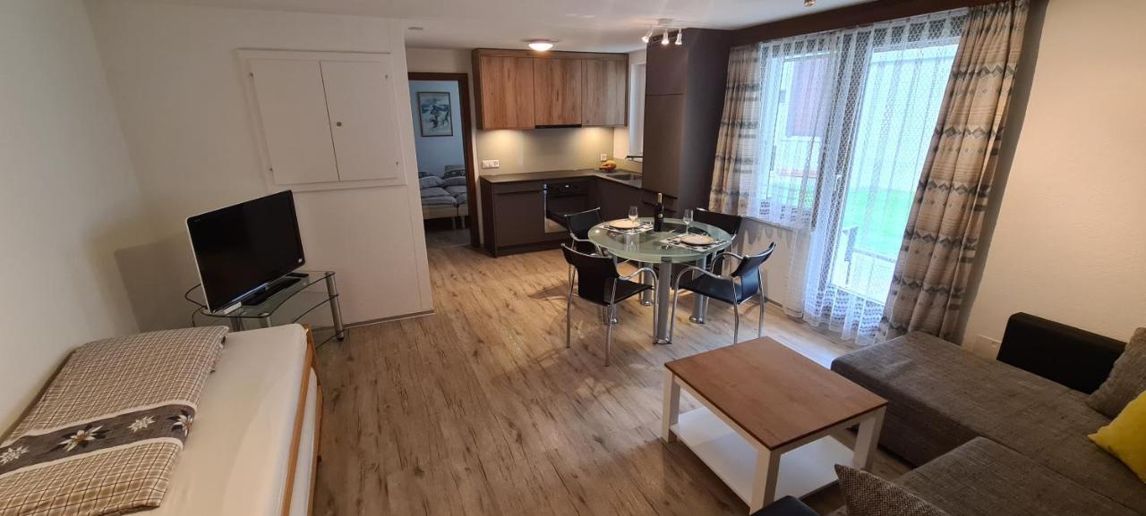 Apartmenthaus Sunshine 萨斯格伦德 外观 照片